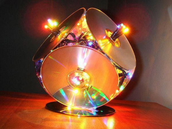 Светильник из дисков